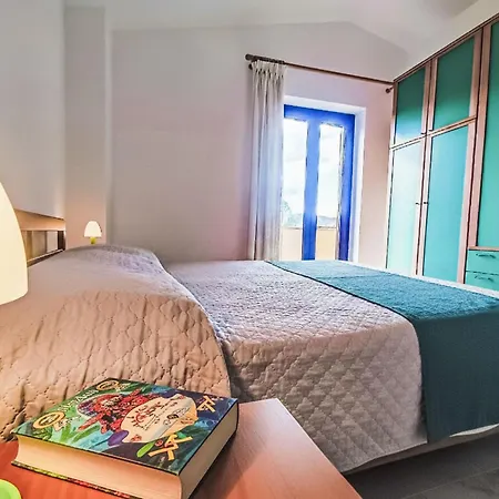 דירה Remo By Interhome טנאונלה